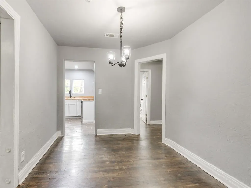 Photo 9 — 2405 NW 38th Street, Oklahoma City, OK 73112