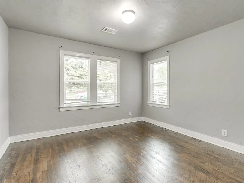 Photo 12 — 2405 NW 38th Street, Oklahoma City, OK 73112