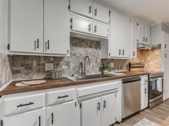 Photo 7 — 2517 NW 35th Street, Oklahoma City, OK 73112