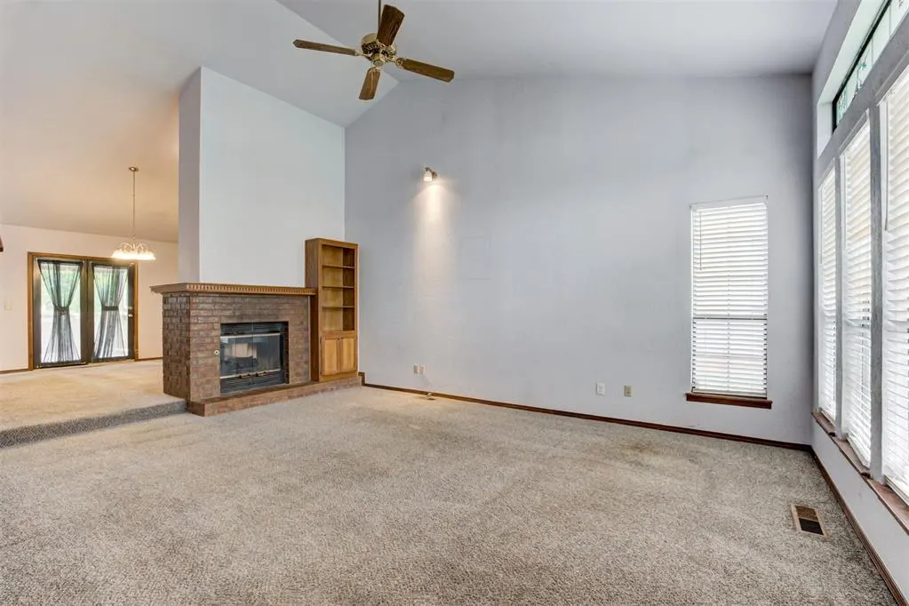 Photo 7 — 1113 NE 9th Court, Moore, OK 73160