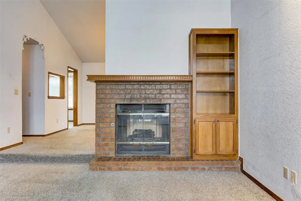 Photo 11 — 1113 NE 9th Court, Moore, OK 73160