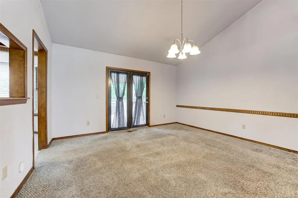 Photo 12 — 1113 NE 9th Court, Moore, OK 73160