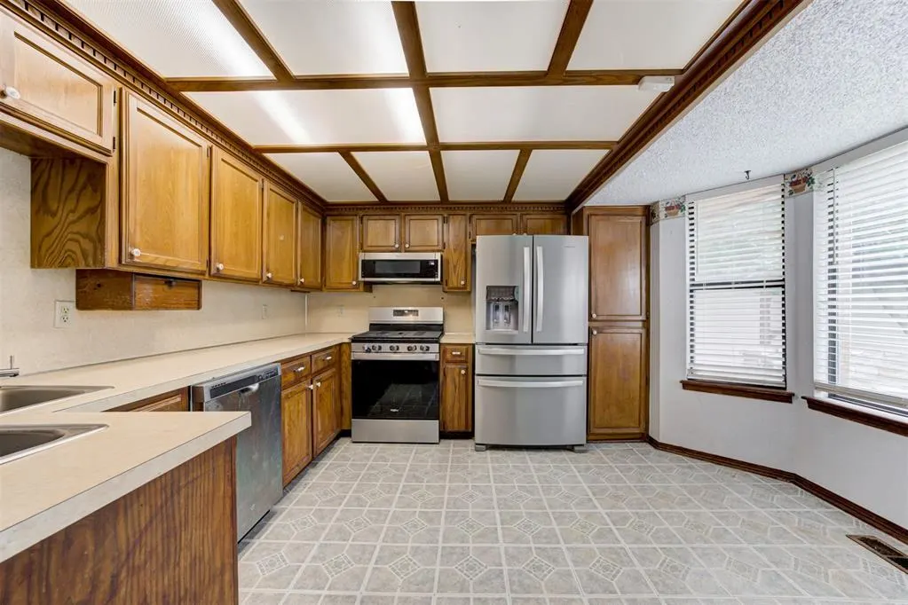 Photo 16 — 1113 NE 9th Court, Moore, OK 73160