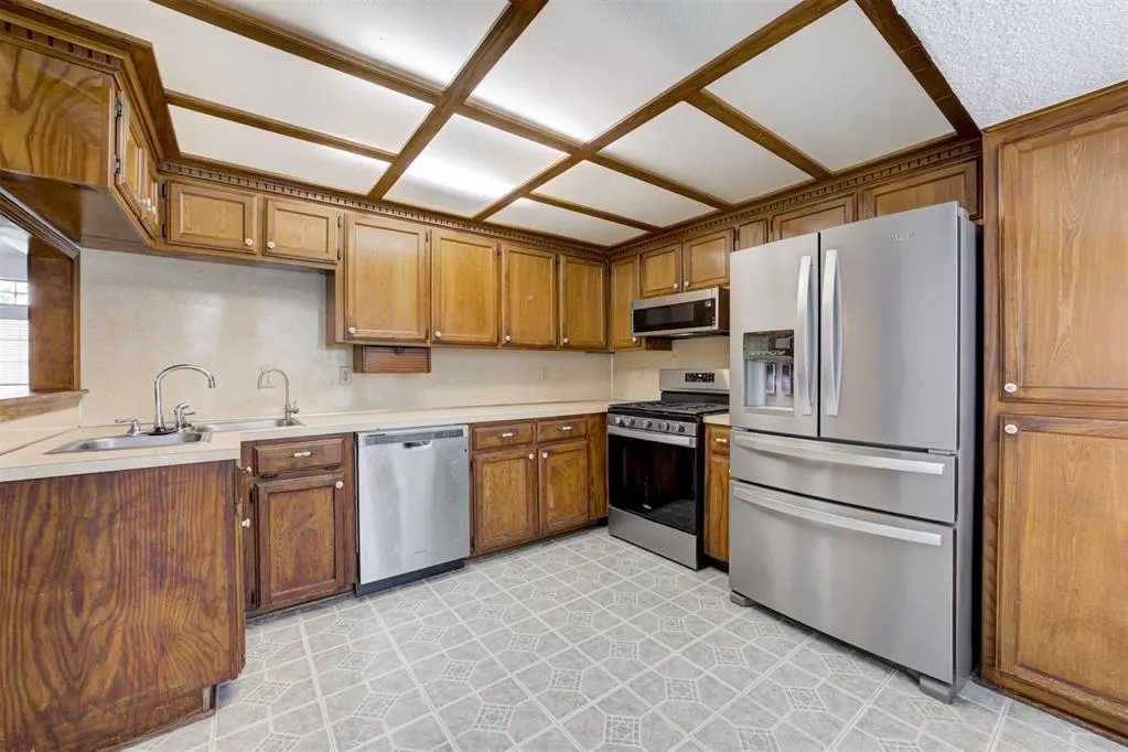 Photo 19 — 1113 NE 9th Court, Moore, OK 73160