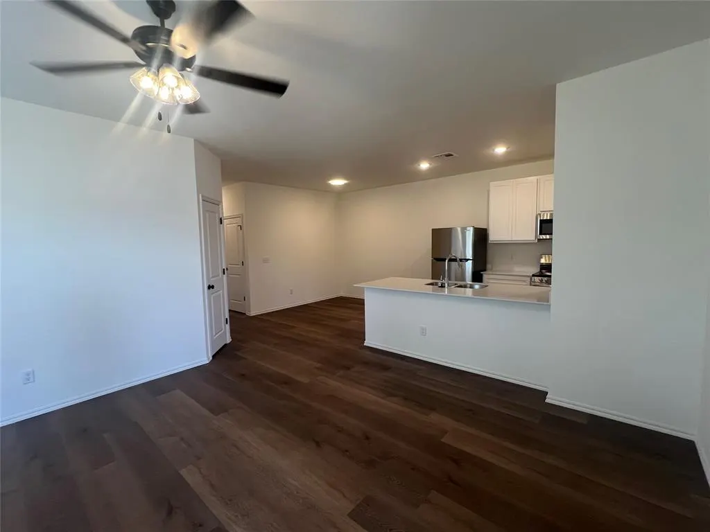 Photo 4 — 306 Liam Drive, Yukon, OK 73099