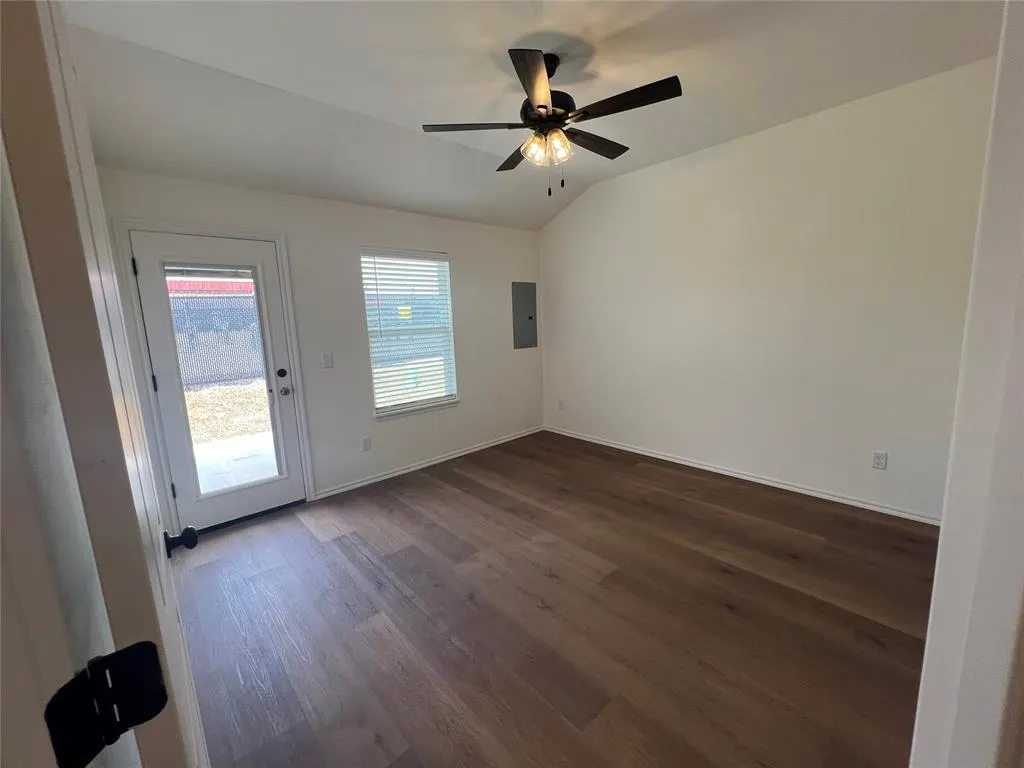 Photo 13 — 306 Liam Drive, Yukon, OK 73099