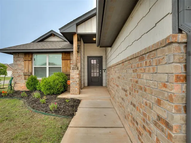 Photo 4 — 3400 Shutter Ridge Drive, Yukon, OK 73099