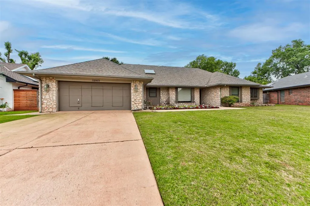 Photo 4 — 12913 Burlingame Avenue, Oklahoma City, OK 73120