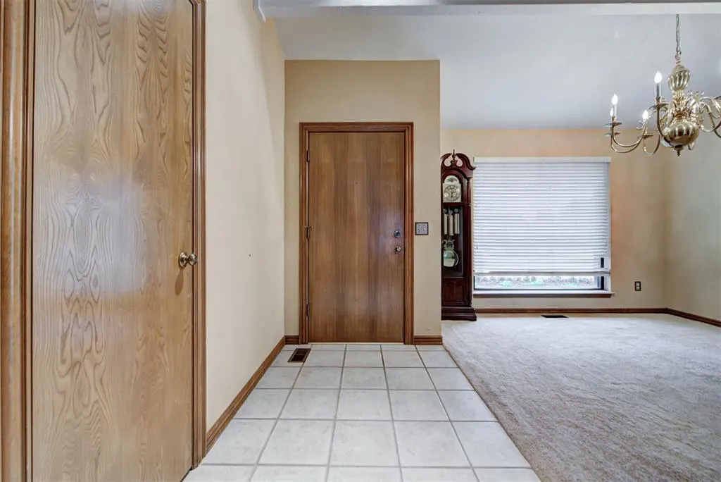 Photo 6 — 12913 Burlingame Avenue, Oklahoma City, OK 73120