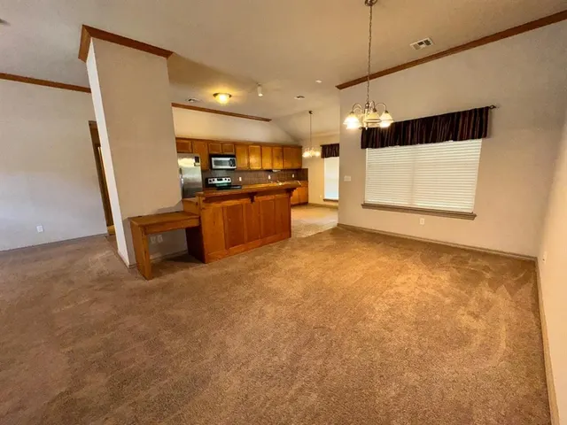 Photo 4 — 1424 Teakwood Drive, Norman, OK 73071