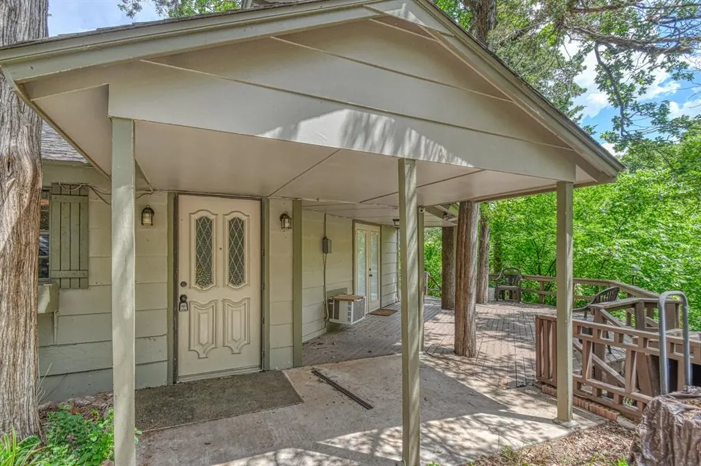 Photo 2 — 21630 E Second Street, Hinton, OK 73047