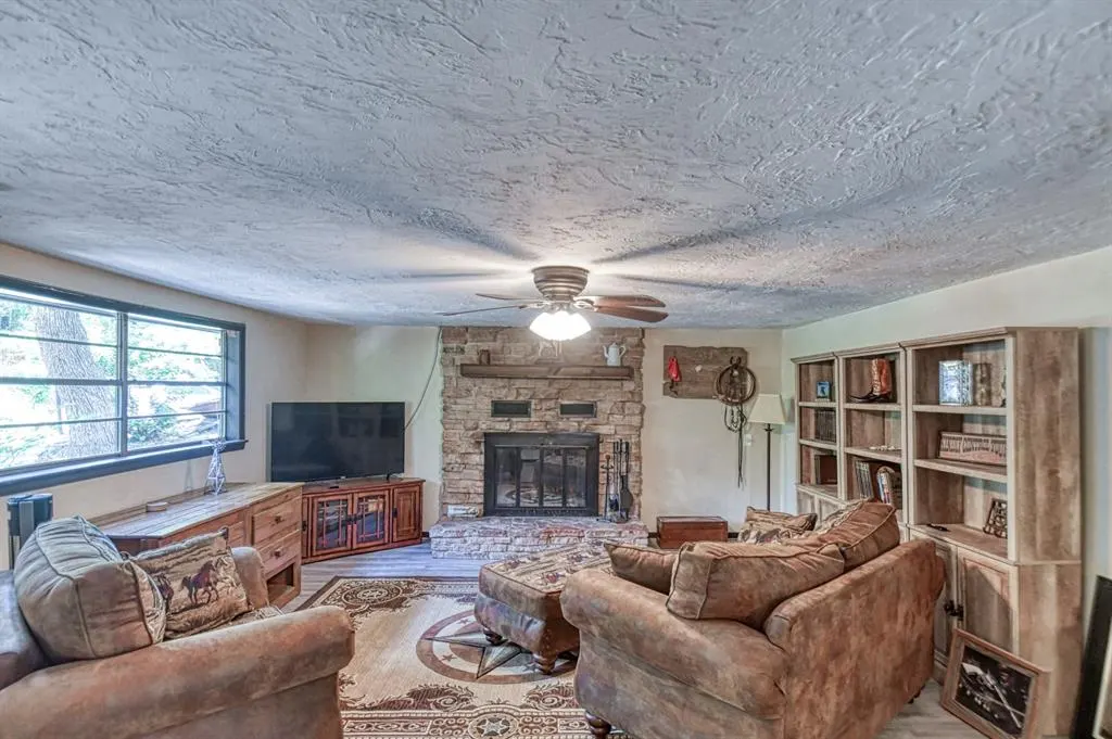 Photo 7 — 21630 E Second Street, Hinton, OK 73047