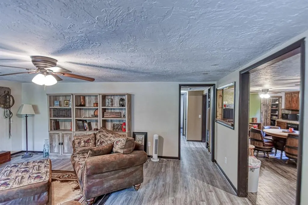 Photo 10 — 21630 E Second Street, Hinton, OK 73047