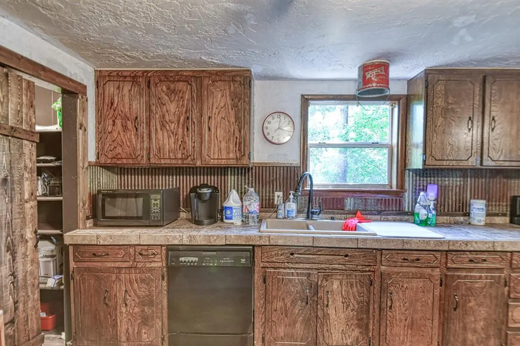 Photo 15 — 21630 E Second Street, Hinton, OK 73047