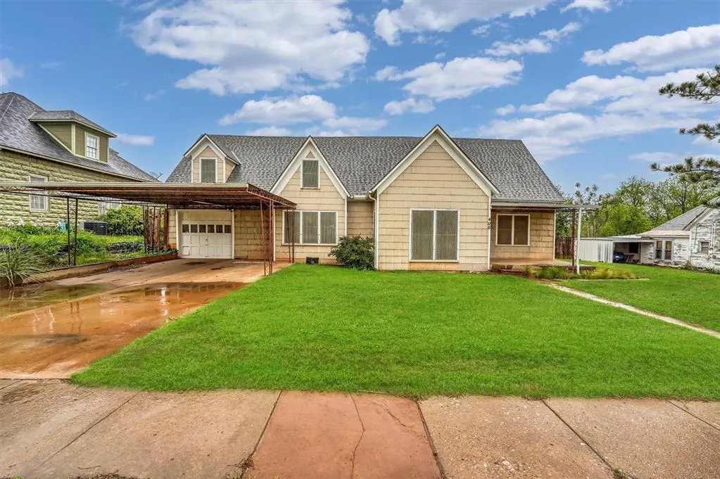 Front exterior — 406 N 4th Street, Sayre, OK 73662