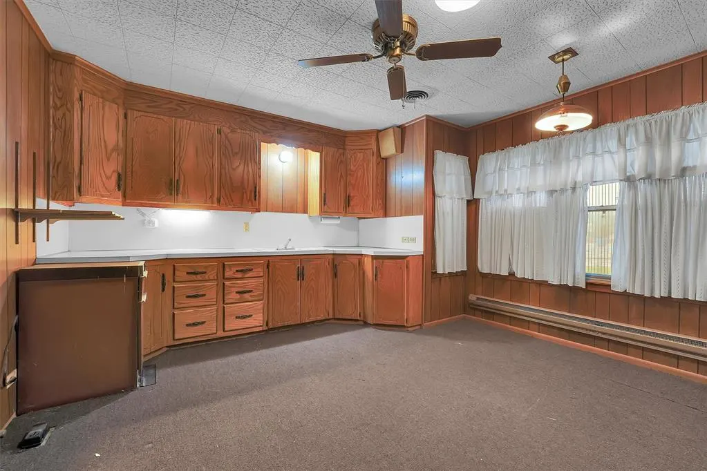Photo 11 — 406 N 4th Street, Sayre, OK 73662