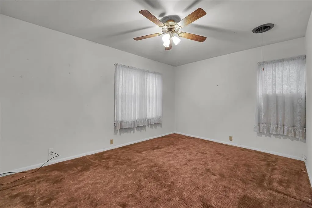 Photo 15 — 406 N 4th Street, Sayre, OK 73662