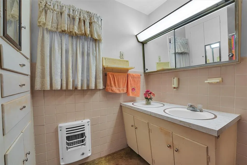 Photo 17 — 406 N 4th Street, Sayre, OK 73662