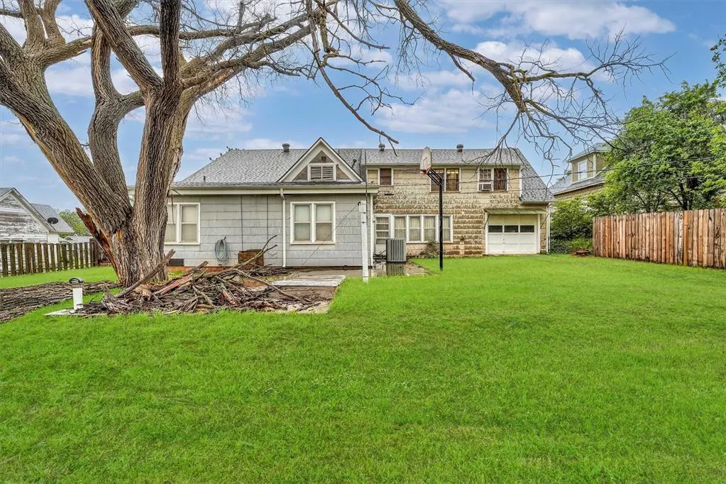 Photo 26 — 406 N 4th Street, Sayre, OK 73662