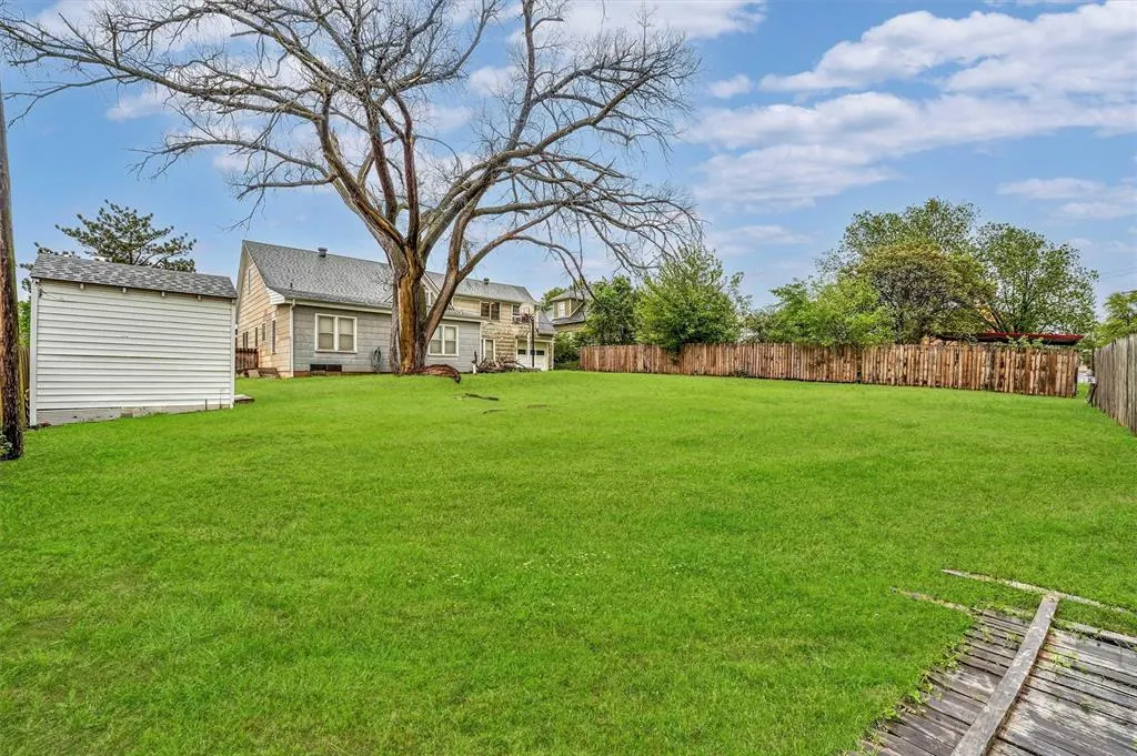 Photo 27 — 406 N 4th Street, Sayre, OK 73662