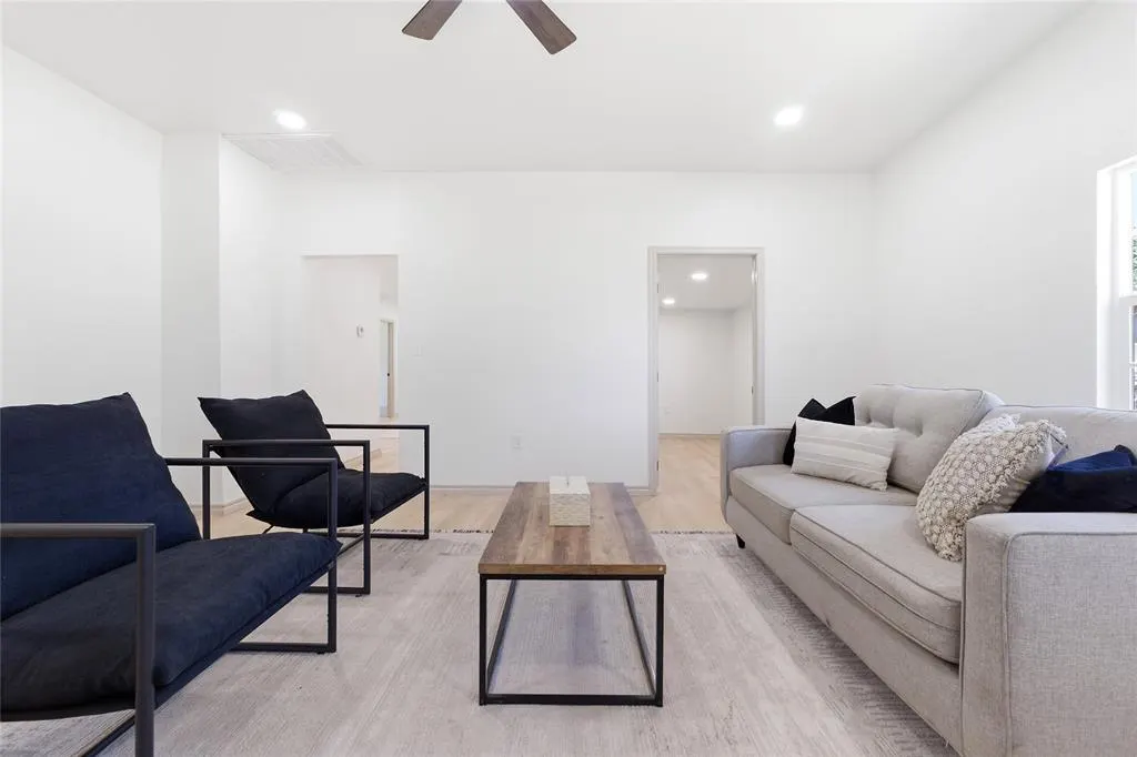 Photo 9 — 201 W Holly Street, Tuttle, OK 73089