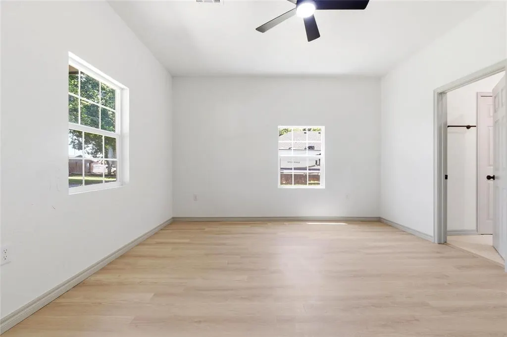 Photo 11 — 201 W Holly Street, Tuttle, OK 73089