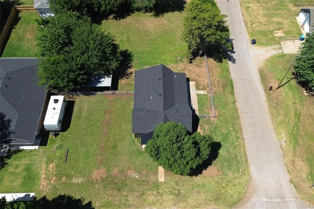 Photo 37 — 201 W Holly Street, Tuttle, OK 73089
