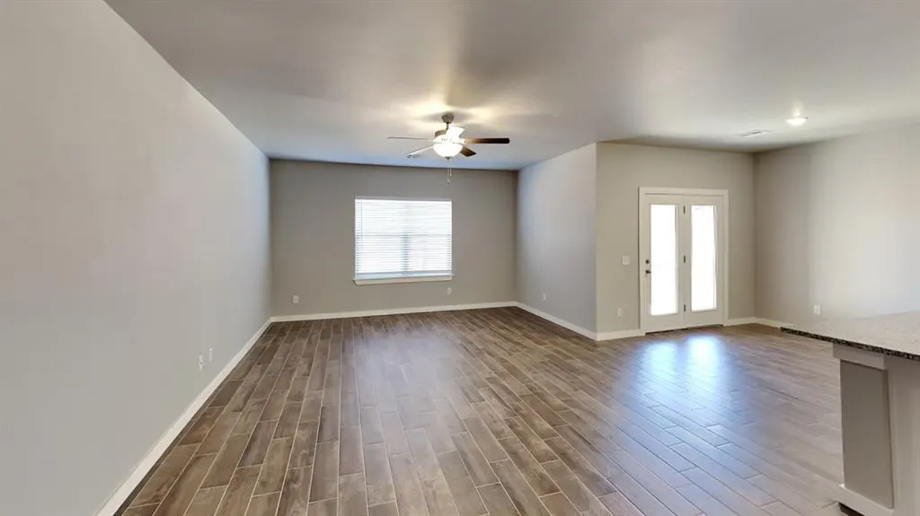 Photo 5 — 12404 Aldrin Way, Oklahoma City, OK 73013