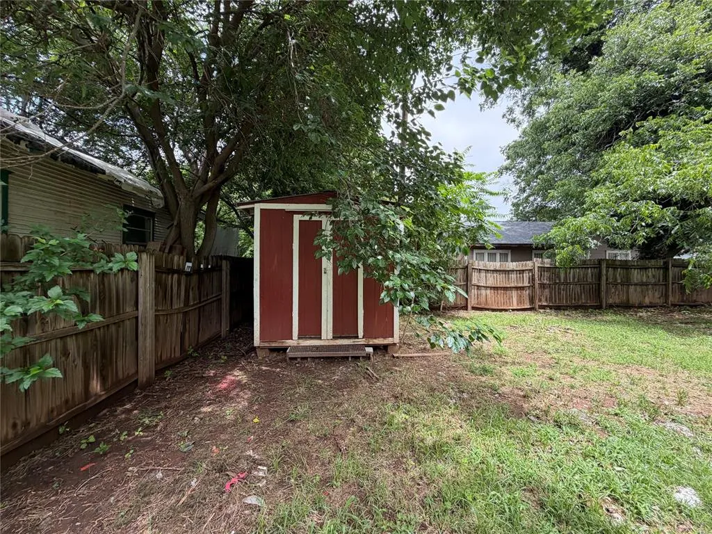 Photo 4 — 701 E Charles Avenue, Pauls Valley, OK 73075