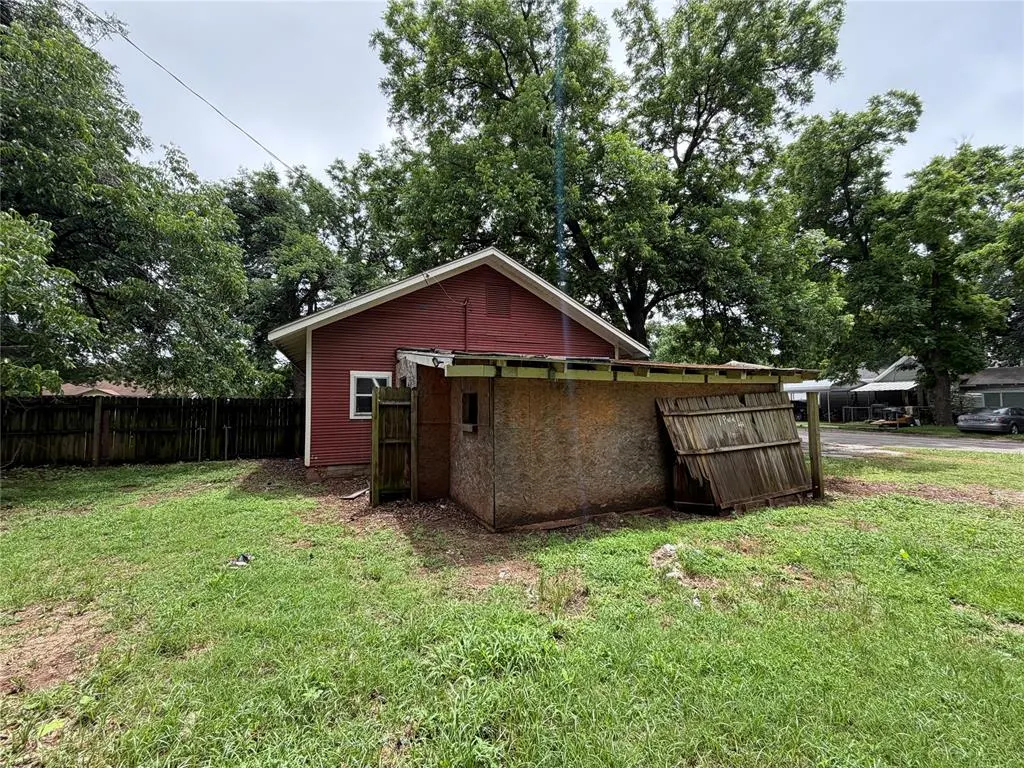 Photo 5 — 701 E Charles Avenue, Pauls Valley, OK 73075