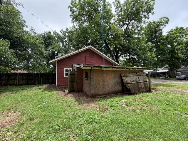 Photo 5 — 701 E Charles Avenue, Pauls Valley, OK 73075