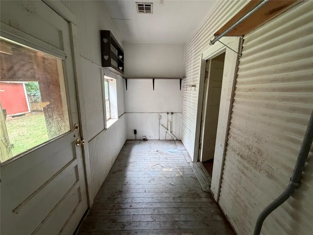 Photo 6 — 701 E Charles Avenue, Pauls Valley, OK 73075