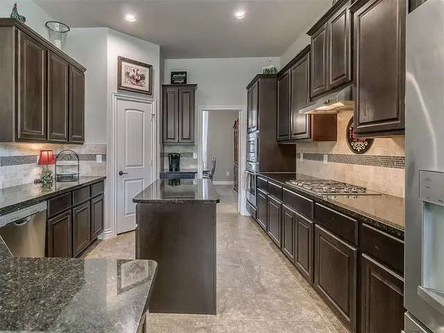 Photo 3 — 6213 NW 161st Circle, Edmond, OK 73013