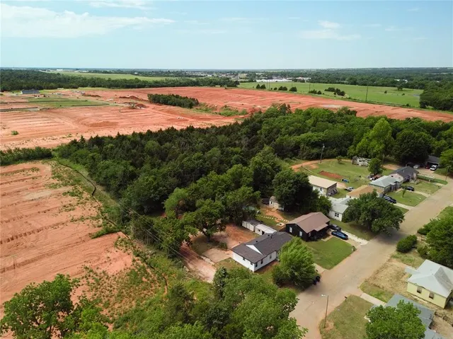 Photo 4 — Elmwood Drive, Guthrie, OK 73044