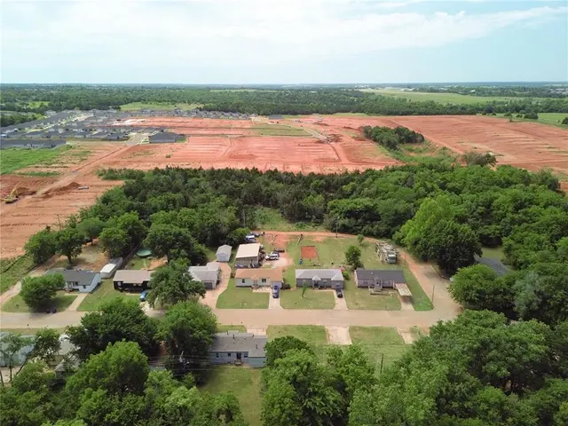 Photo 5 — Elmwood Drive, Guthrie, OK 73044
