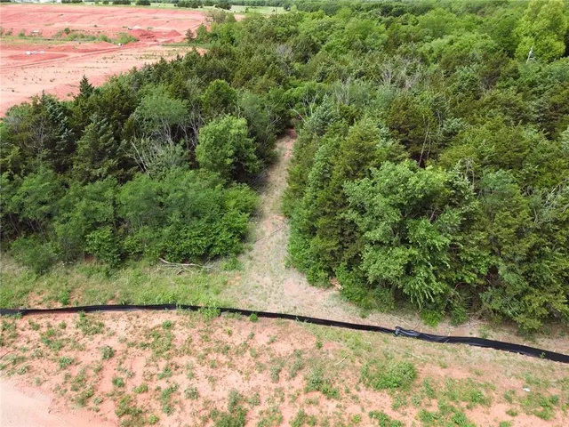 Photo 6 — Elmwood Drive, Guthrie, OK 73044