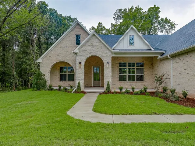 Photo 3 — 13025 Coltrane Road, Edmond, OK 73034