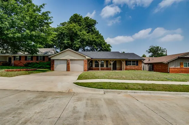 Photo 2 — 3213 61st Place, Oklahoma City, OK 73112