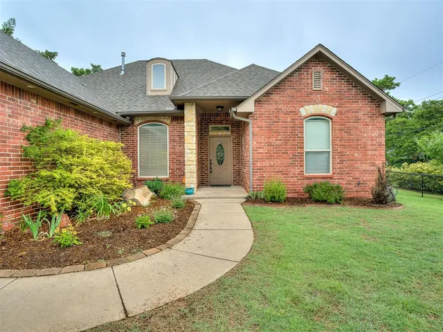 Photo 3 — 10695 NE 4th Street, Midwest City, OK 73130