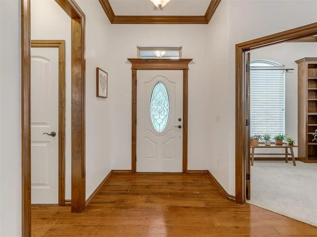 Photo 4 — 10695 NE 4th Street, Midwest City, OK 73130
