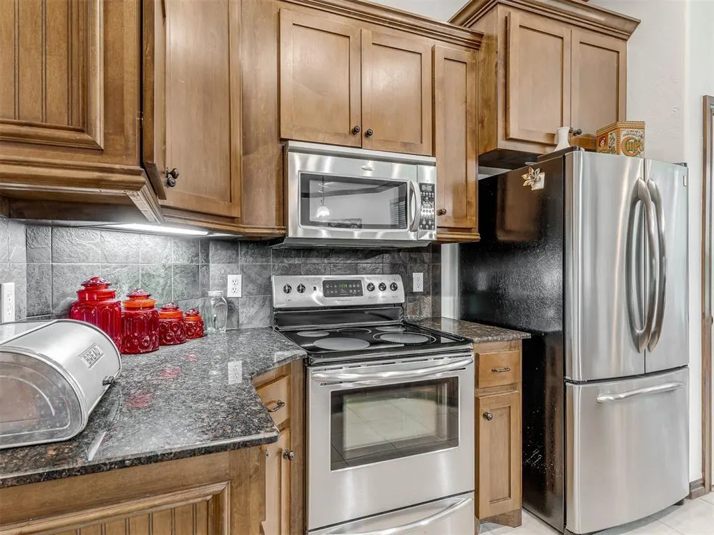 Photo 10 — 10695 NE 4th Street, Midwest City, OK 73130