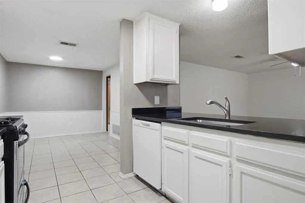 Photo 7 — 7702 NW 113th Place, Oklahoma City, OK 73162