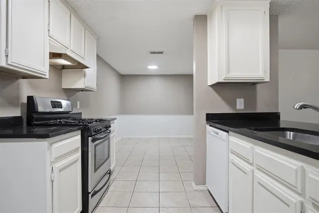 Photo 8 — 7702 NW 113th Place, Oklahoma City, OK 73162