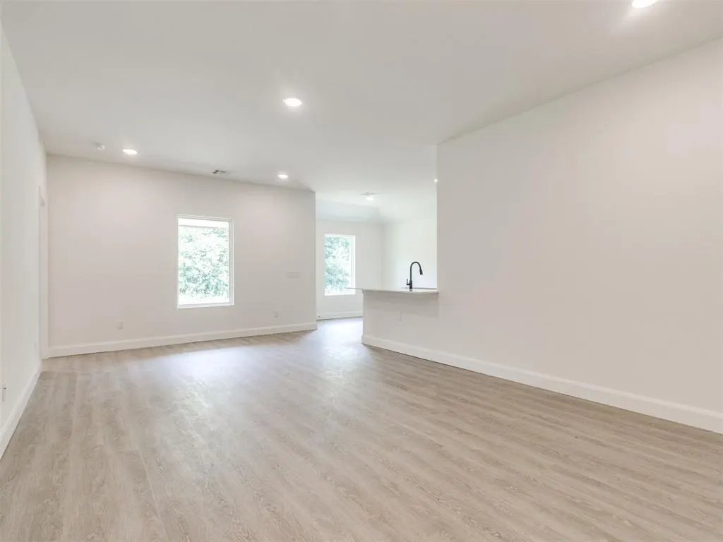 Photo 3 — 2025 Brush Creek Way, Newcastle, OK 73065