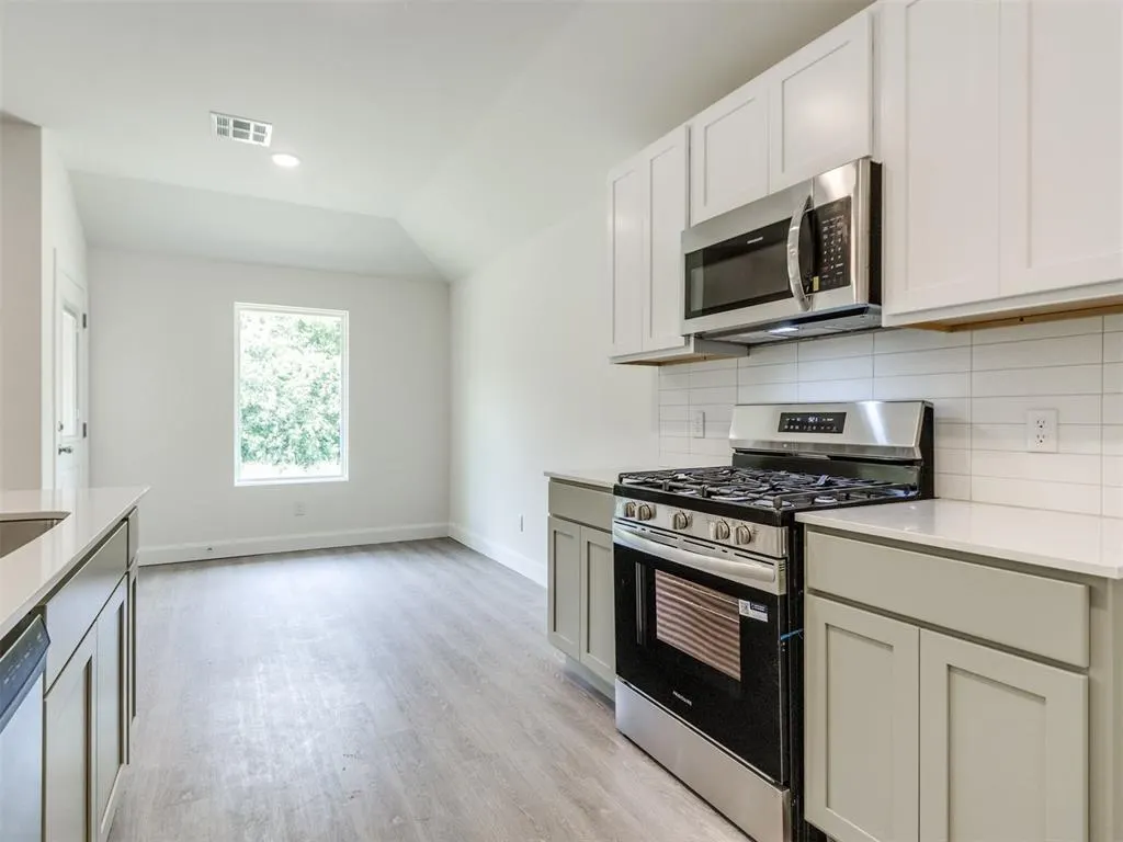 Photo 7 — 2025 Brush Creek Way, Newcastle, OK 73065