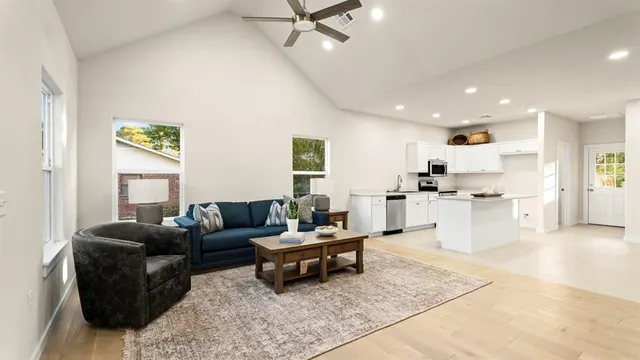 Photo 5 — 1831 Rockford Drive, Eufaula, OK 74432
