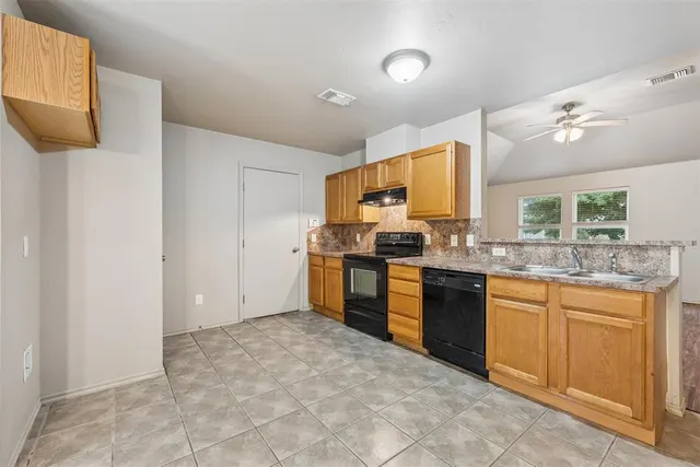 Photo 5 — 1825 NW 148th Street, Edmond, OK 73013