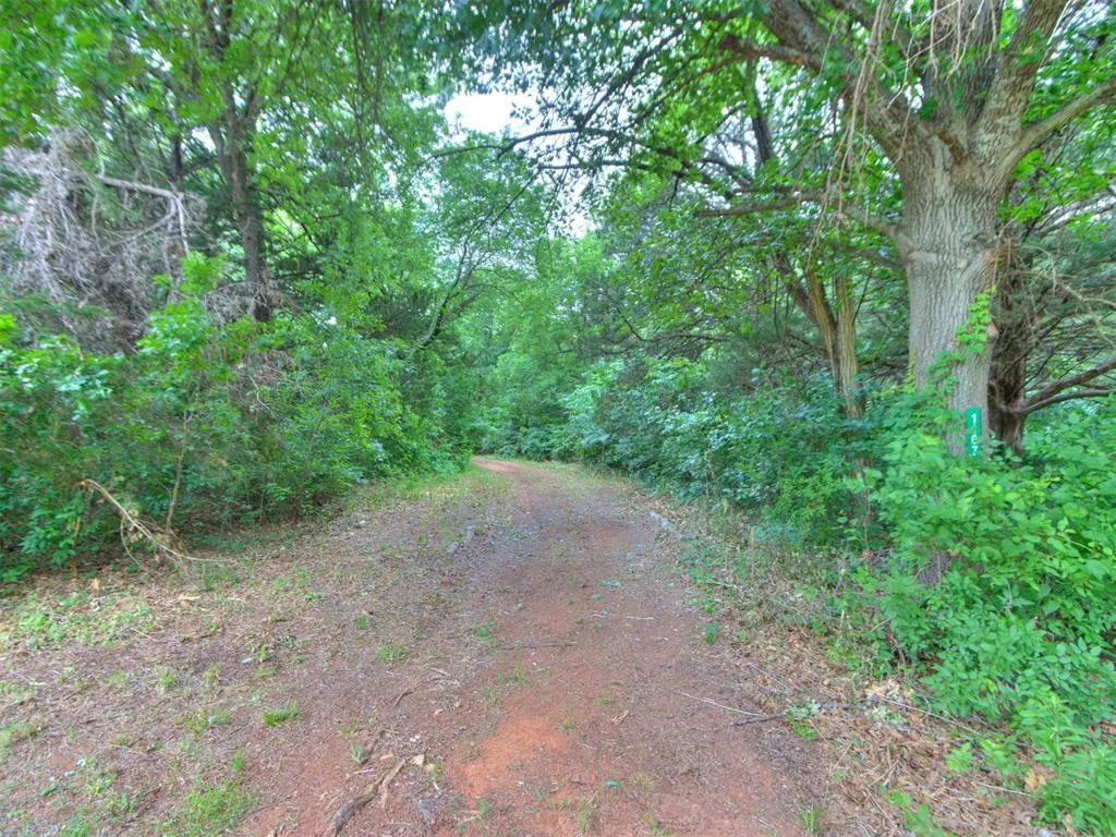 Photo 6 — 1107 Willow Creek Drive, Guthrie, OK 73044