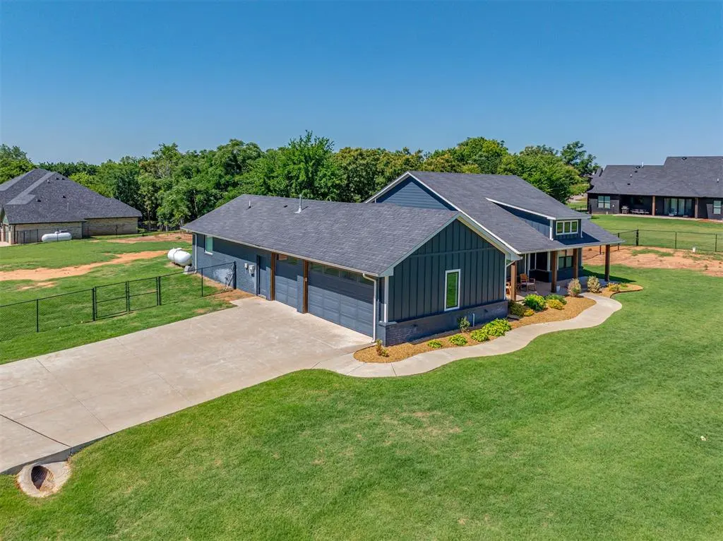 Photo 3 — 14675 Rose Tree Court, Piedmont, OK 73078
