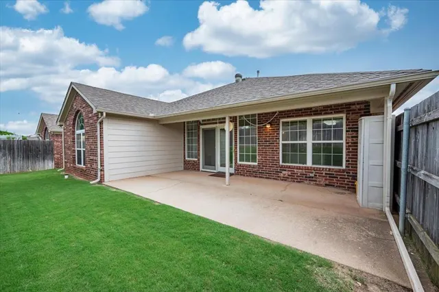 Photo 5 — 2455 Manchester Drive 41, Oklahoma City, OK 73120